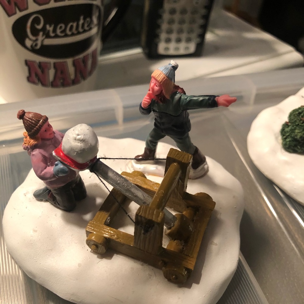 Snowball surprise lemax